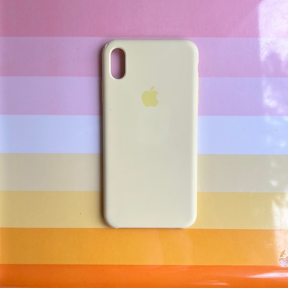 Apple iPhone Xs Max Silicone Case - Mellow Yellow - Picture 1 of 4